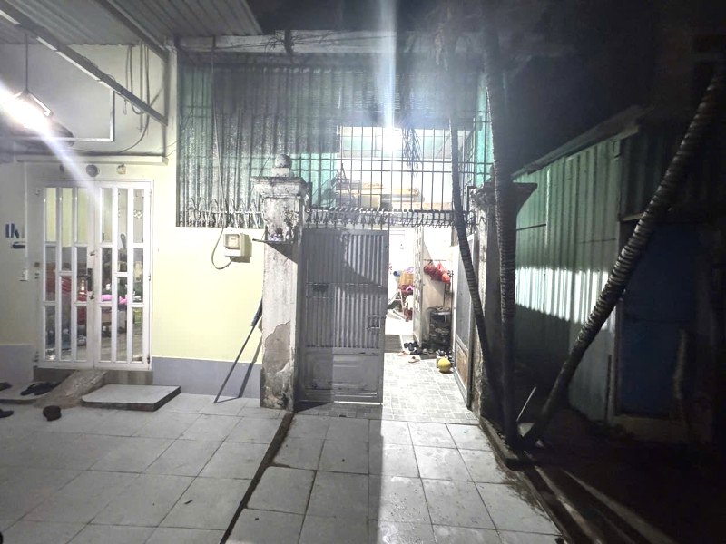 án gấp nhà cấp 60m2- 4 nở hậu, gần Đường Sách – Vincom Lê Văn Việt – chỉ 2.7 tỷ - Ảnh 2